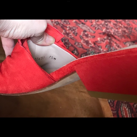 🎉H-P🎉STUART WEITZMAN Valentine’s Day ❤️ Red Suede Shoes Slides Sandals Sz 7.5M - Picture 9 of 9